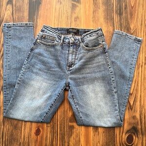 Judy Blue Classic Straight Leg Jeans in Blue